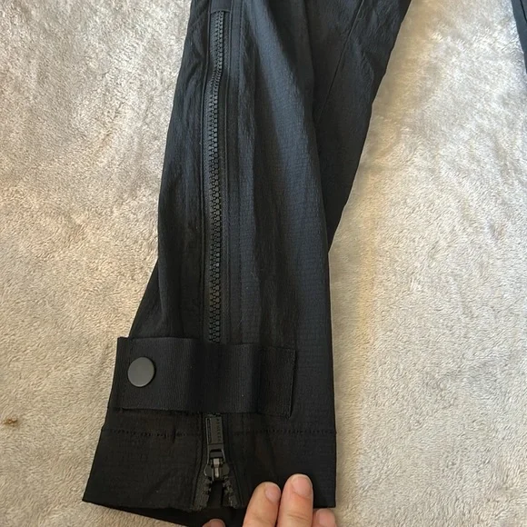 Athleta belted Trekkie pant in black - Picture 2 of 6